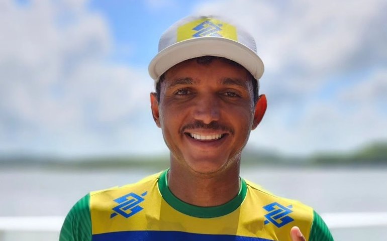 Medalhista Isaquias Queiroz passa por cirurgia para retirada de pterígio no olho direito