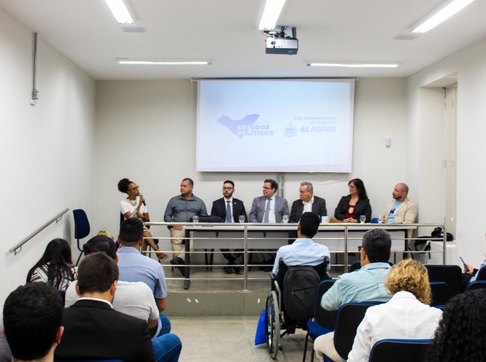 Câmara de Estudos Políticos da Vice-Governadoria promove debate sobre igualdade racial