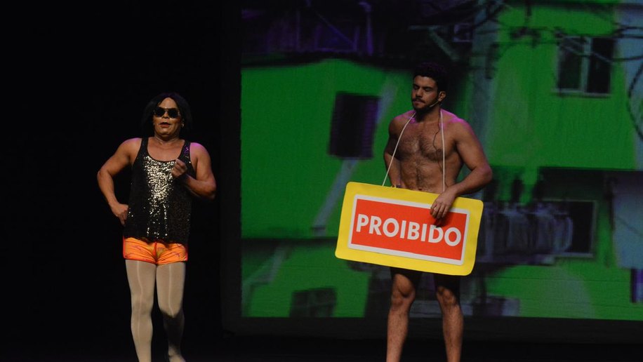 Peça “Cinderela em: toda cidade tem” chega a Maceió