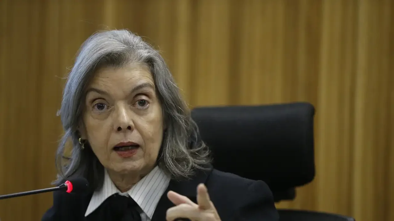 Cármen Lúcia propõe criação de 'brigadas eleitorais' para proteger candidatas mulheres em 2026