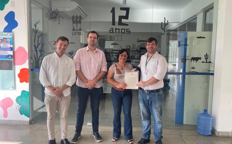 No sertão, chefes de cartório visitam universidades para  apresentar campanha de incentivo aos mesários