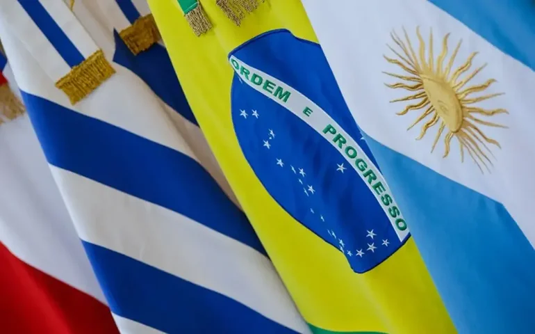 Comunicado conjunto dos presidentes do Mercosul omite situação da Venezuela