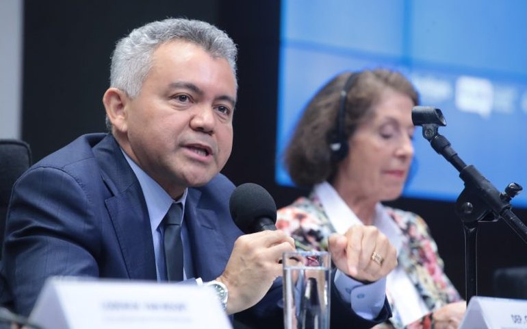 Câmara promove maratona de linguagem simples e lança versão impressa do Manual de Comunicação