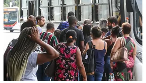 fila / Foto: Foto: Tânia Rego/Agência Brasil