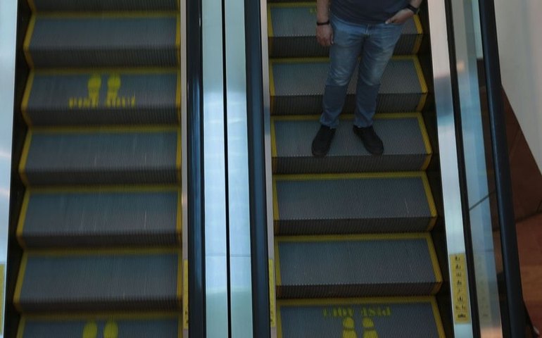 Vendas nos shoppings no Natal caem 12% na comparação com 2019