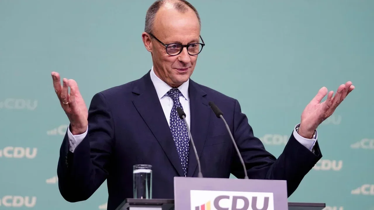 Merz ameaça retaliar EUA e libera armas à Ucrânia antes de encontro com Zelensky em Berlim