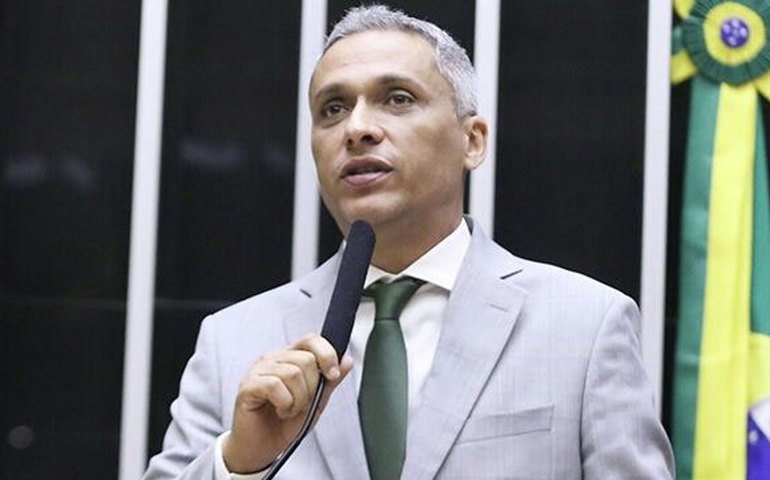 STF torna réu deputado Gustavo Gayer por imagem manipulada de Lula com símbolos nazistas