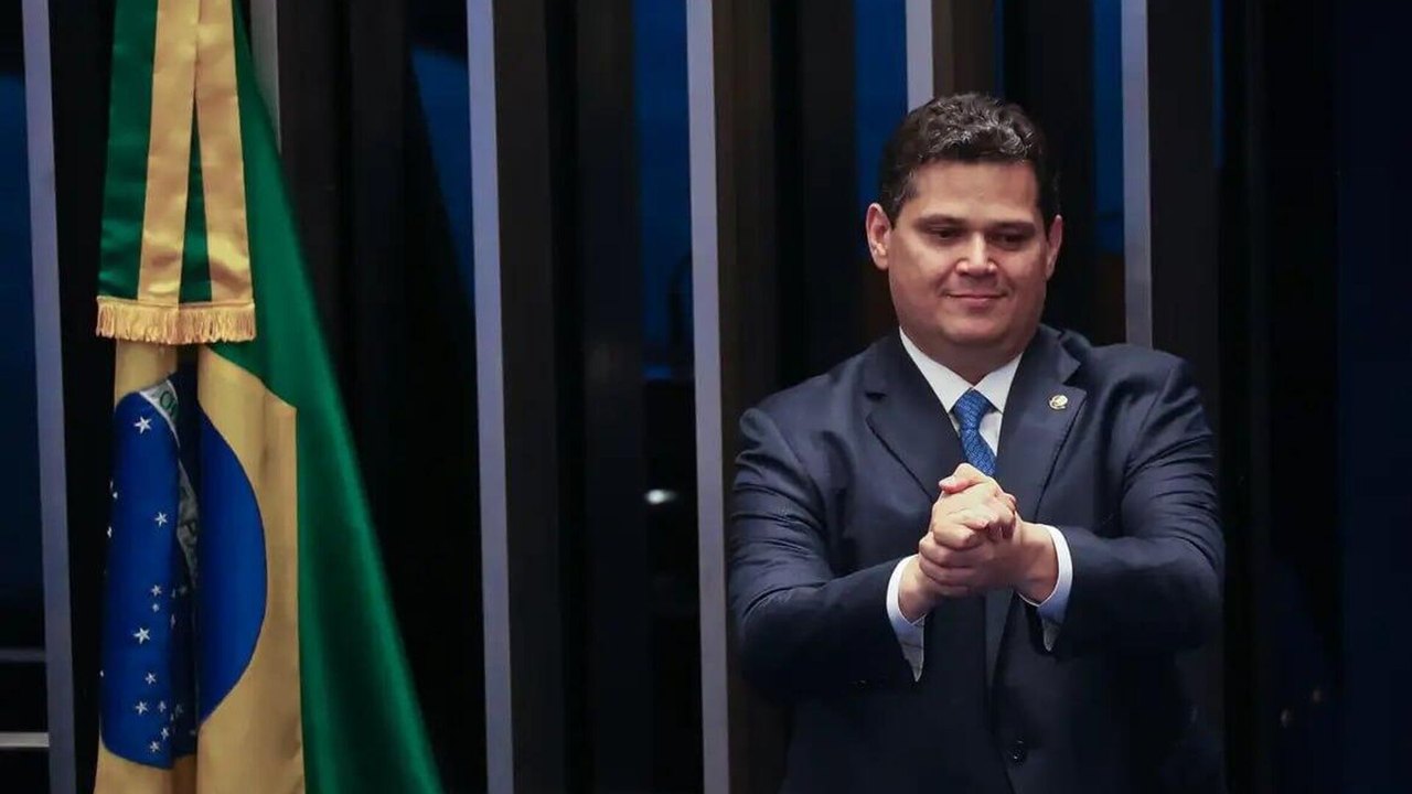 Alcolumbre quer ampliar número de deputados e diz que não haverá gasto extra