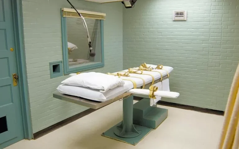 Médicos não acham veia para aplicar injeção letal, e execução de detento é adiada nos EUA