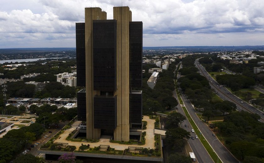 Déficit primário em relação ao PIB segue em 0,60% para 2024, aponta Focus