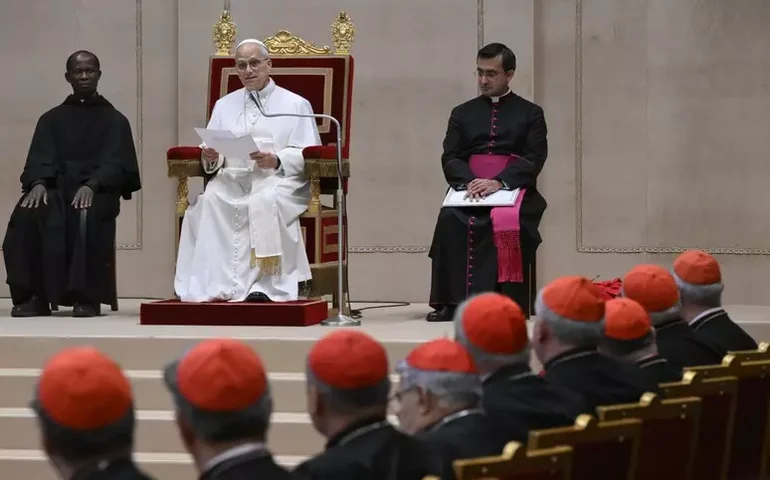 Papa faz 1º discurso de Natal à Cúria e alerta sobre jogos de poder