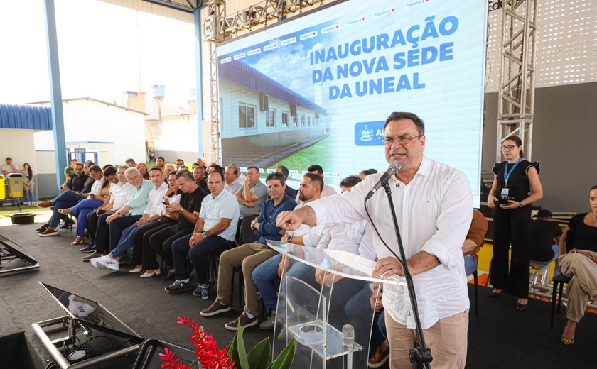 Luciano Barbosa destaca modelo inovador do campus da Uneal