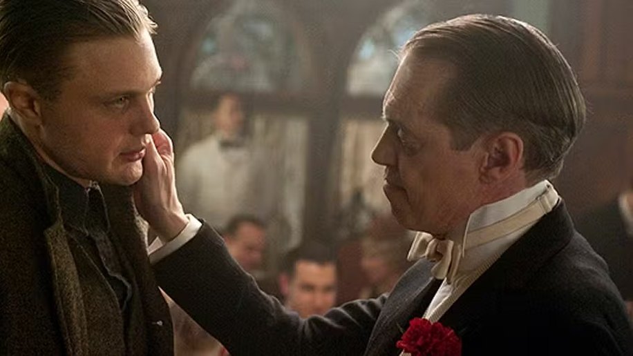 Ator das séries 'Dawson's Creek' e 'Hannibal' é preso por abuso sexual