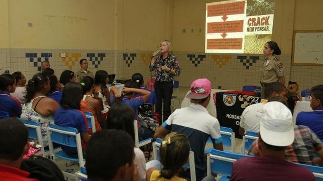 Equipe do Proerd ministra palestra para alunos de escola estadual