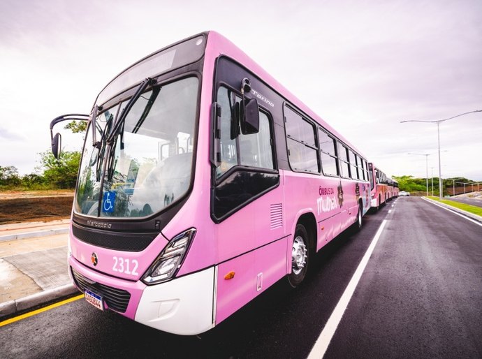 JHC lança ônibus exclusivos para mulheres e coloca Maceió como pioneira no Brasil