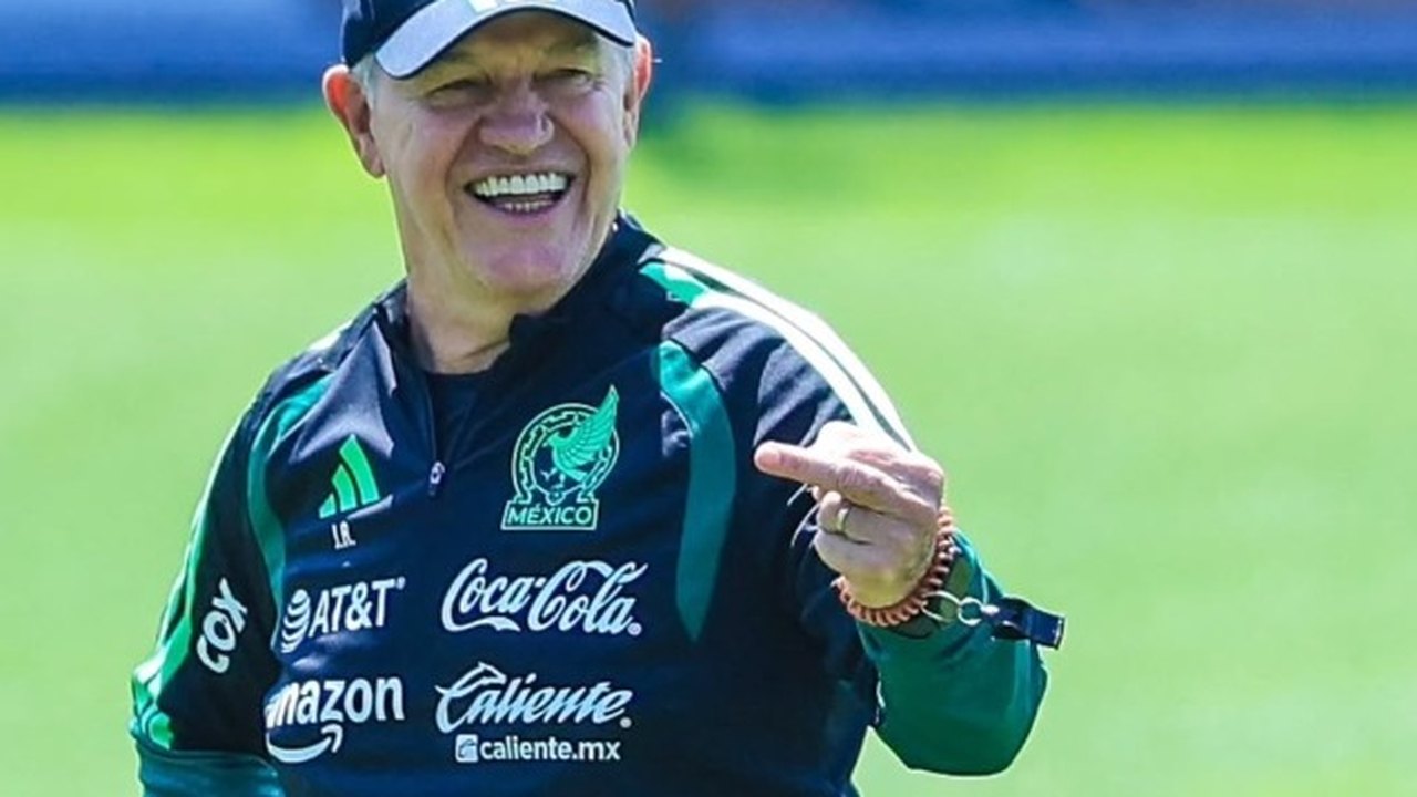 Aguirre critica possível mudança de horário de jogo com a Inglaterra: 'Não fui consultado'