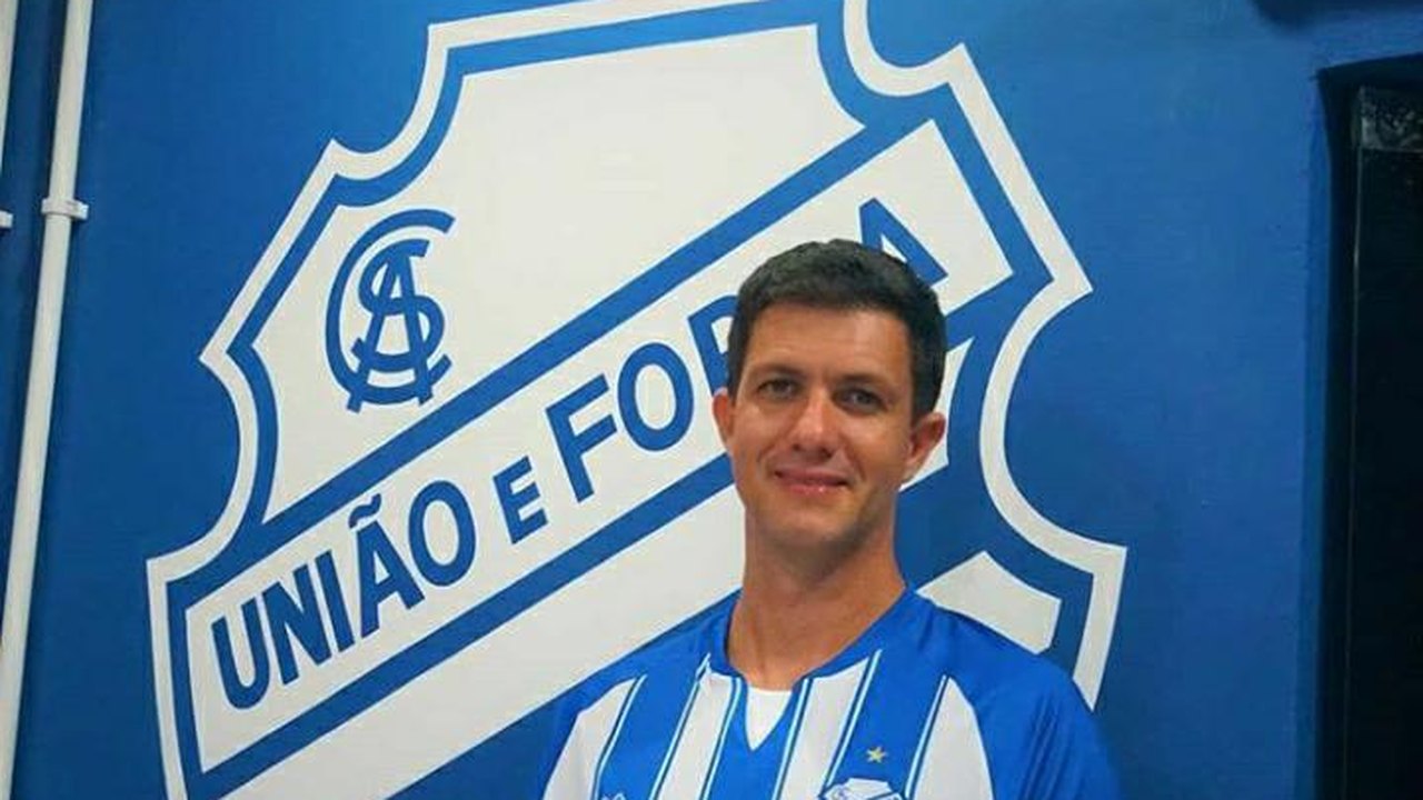 Barbieri deixa CSA após sequência ruim de jogos