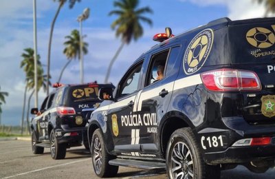 Polícia Civil prende mulher em flagrante por tráfico de drogas no bairro da Pajuçara