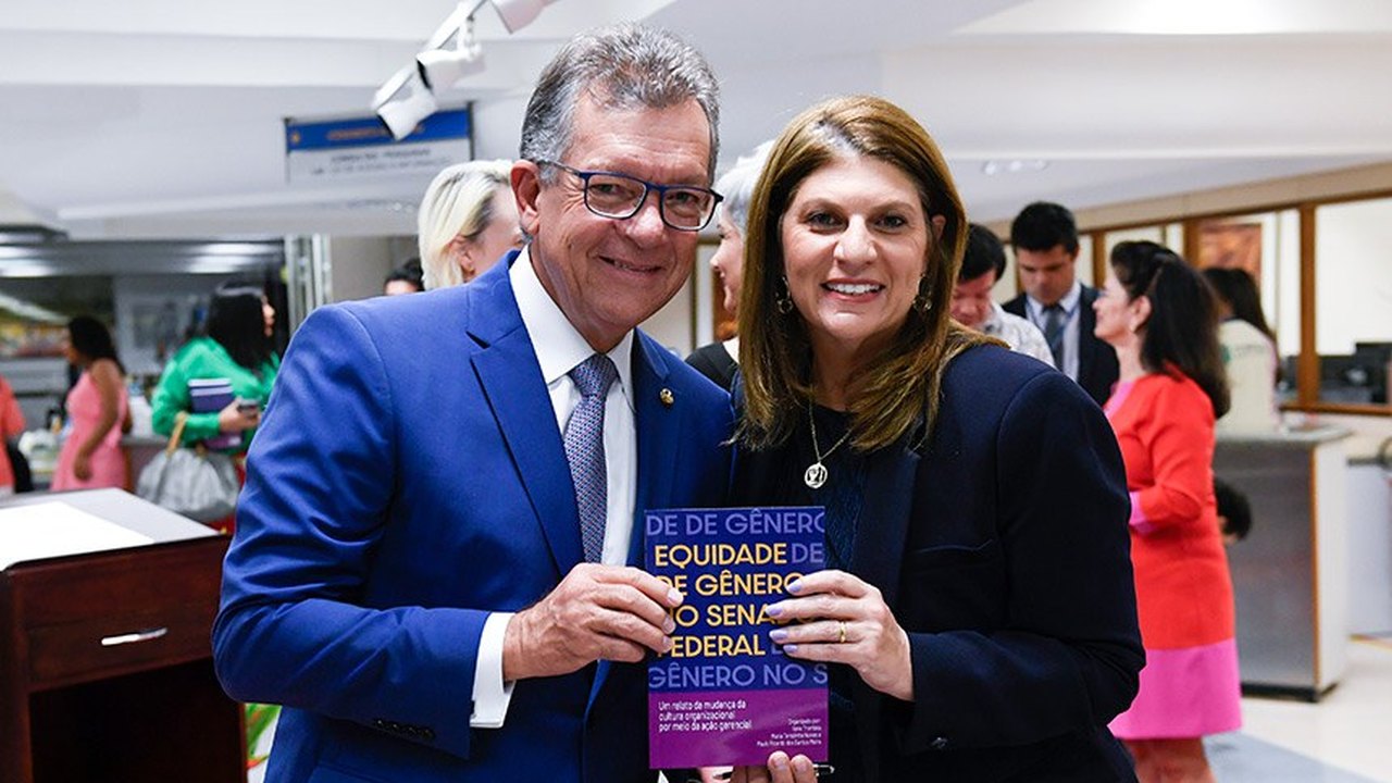 Livro registra ações de equidade de gênero e mudança de cultura no Senado