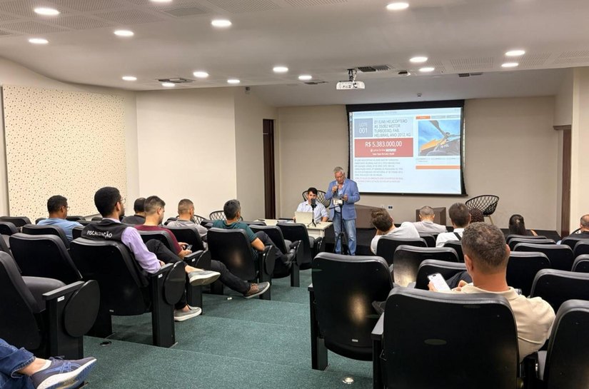 Seplag promove leilão de aeronave inservível e arrecada R$ 7,3 milhões