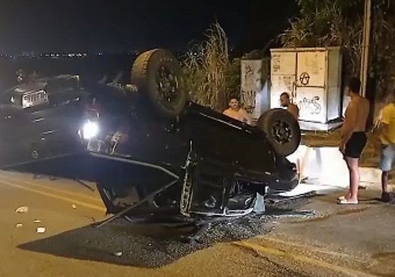 Motorista sai ileso de capotamento em ladeira de Chã de Bebedouro