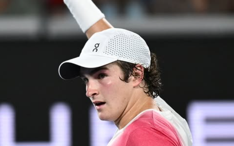 João Fonseca revela papo com Zverev após derrota no Rio Open: 'Você vai chegar lá'