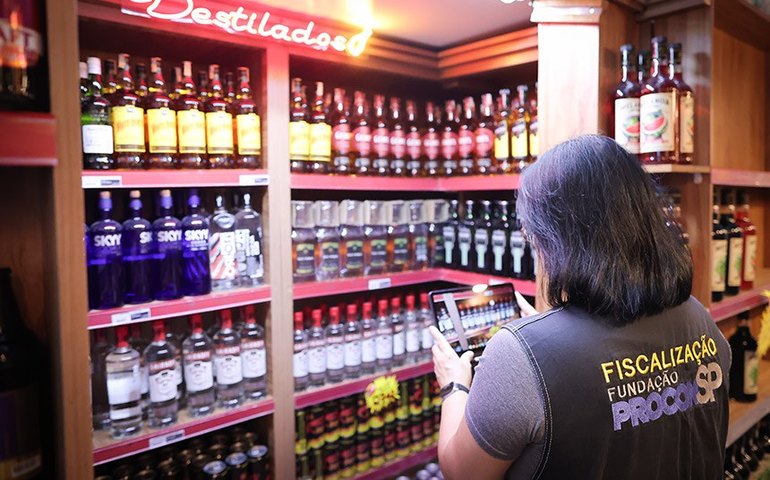 Comissões vão debater bebida adulterada com metanol