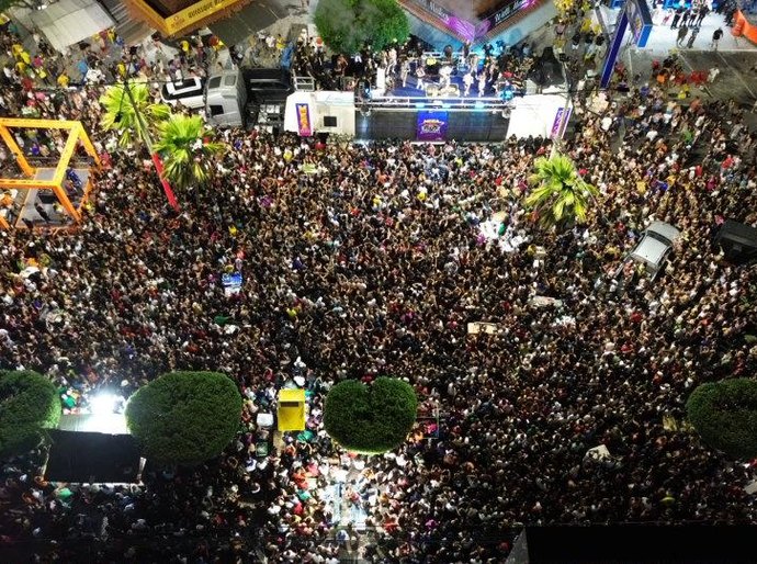 Maior carnaval de rua de Alagoas: Capital dos Cânions bate recorde de público no domingo