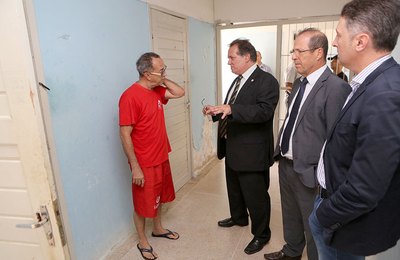 Juízes inspecionam local de prisão do promotor condenado a 76 anos