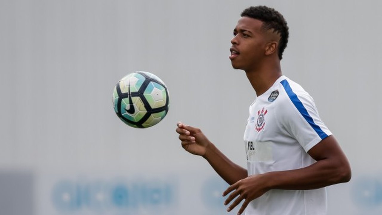 Goleador da Copinha em 2017, Carlinhos ressurge pelo Nova Iguaçu na artilharia do Carioca