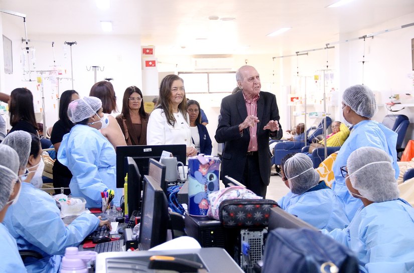 Senadora Eudócia Caldas visita Santa Casa de Maceió e conhece demandas da instituição