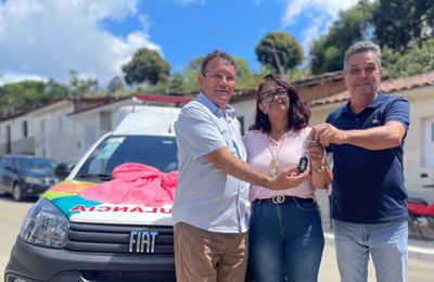 Prefeitura de Branquinha abre Outubro Rosa com mutirão de saúde e entrega de nova ambulância