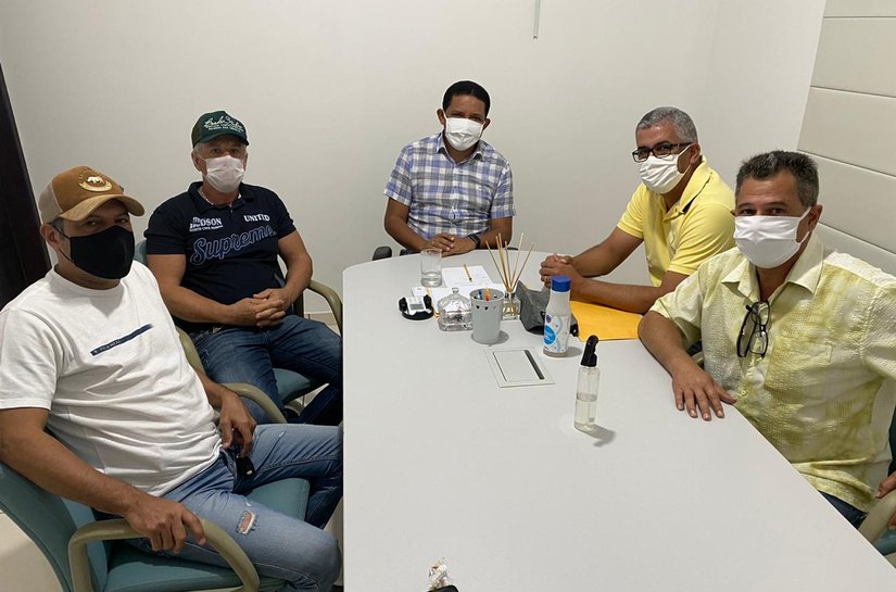 Diretoria do CSE se reúne com prefeito Júlio e prepara retorno do time aos campos de futebol