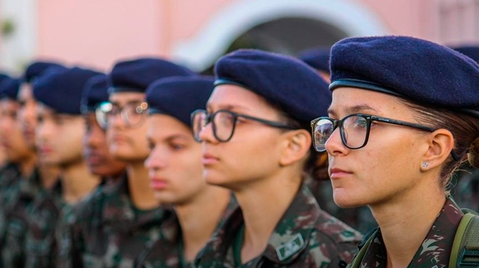 Brasil abre, pela primeira vez, alistamento militar exclusivo para mulheres