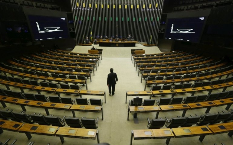 Urgência de projeto de empréstimo compulsório a empresas sai da pauta da Câmara