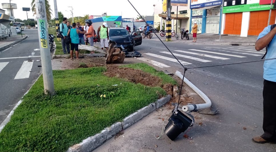 Avenida é interditada por acidente de trânsito no Orlando Dantas / Foto: Foto: Redes sociais/ Divulgação