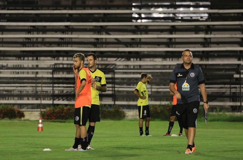 Elenco alvinegro se reapresenta para os treinos visando jogo contra o Confiança