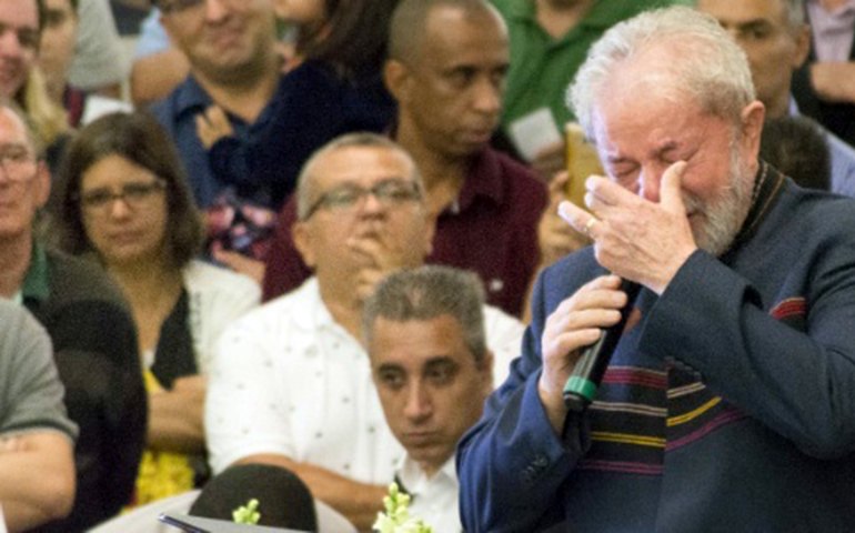 Na Justiça tem muito mau caráter, diz Lula em missa para Marisa Letícia