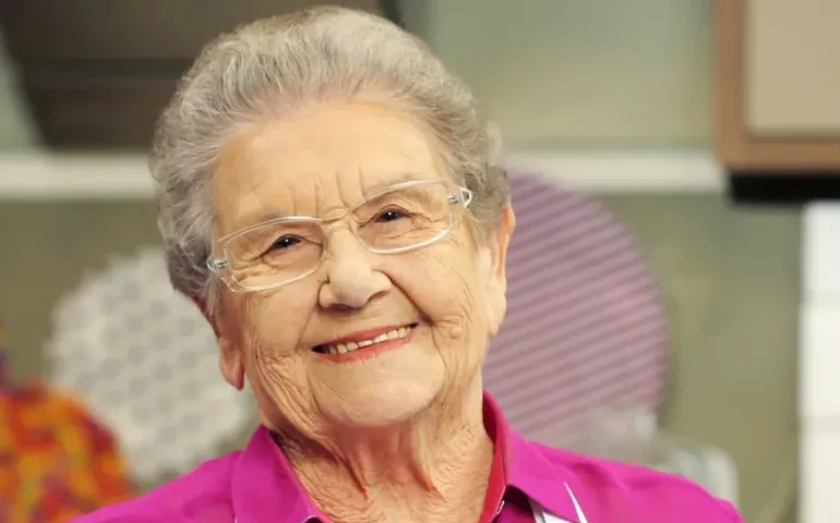 Palmirinha Onofre, apresentadora e cozinheira, morre aos 91 anos