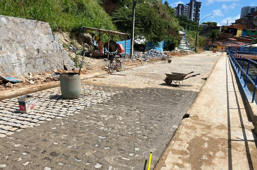 Brota na Grota avança com obras de pavimentação no Vale do Reginaldo
