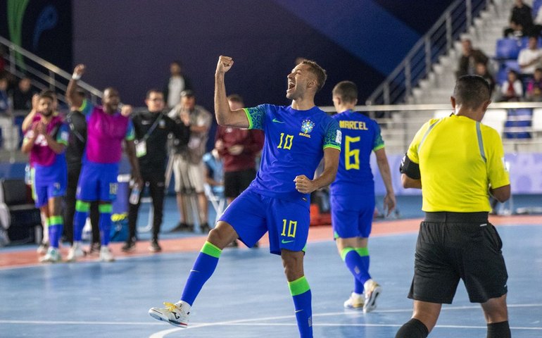 Brasil se classifica para oitavas da Copa do Mundo de futsal