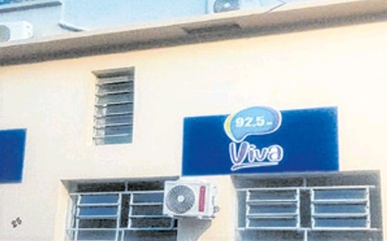 Jornal de Maceió diz que radialistas palmeirenses iniciam greve em Palmeira por pagamento de salários