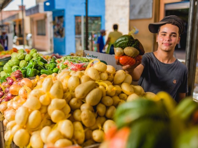 Feiras e mercados da capital terão horários diferenciados no feriado do dia 16