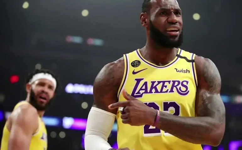 LeBron James decide no fim e Lakers derrotam Pacers na NBA; Jokic lidera vitória dos Nuggets