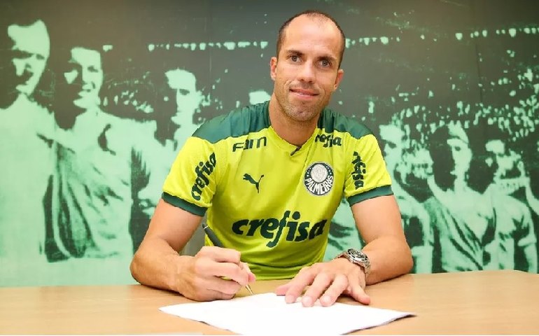 Marcelo Lomba se recupera de fratura no dedo e volta a treinar no Palmeiras