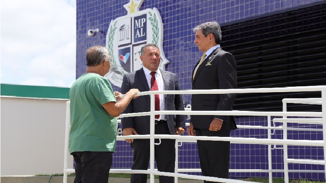 PGJ Márcio Roberto visita futuras instalações do MPAL de Penedo; nova sede será inaugurada na próxima semana