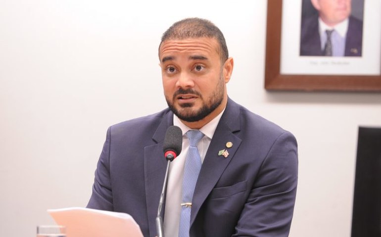 Comissão aprova monitoramento avançado de presos com câmeras, GPS e biometria