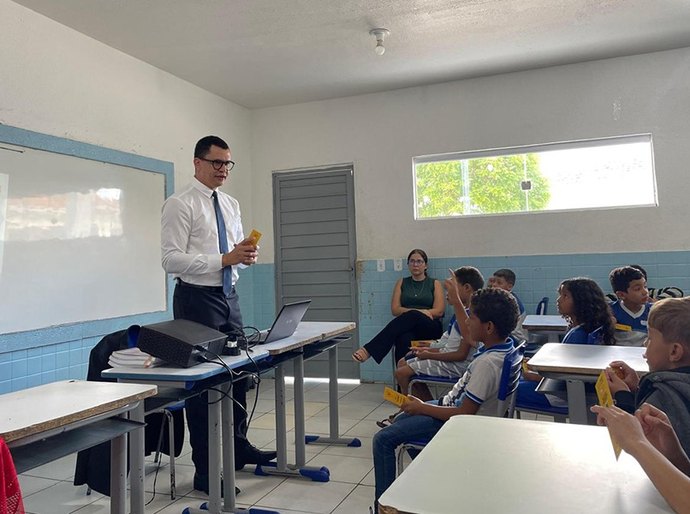 Juízes orientam estudantes sobre combate ao abuso e à exploração sexual