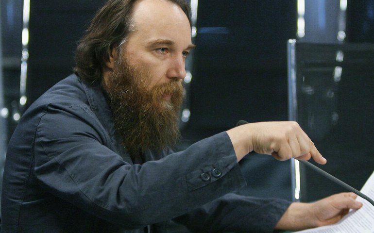 Declarações de Trump sobre gêneros criam divisão ideológica entre EUA e UE, diz filósofo russo