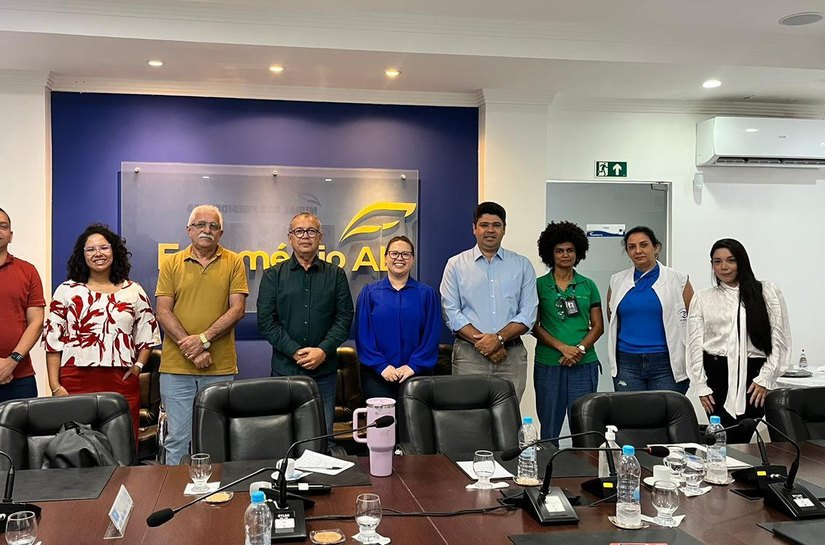 Alurb se reúne com Fecomércio para intensificar fiscalização em farmácias da capital